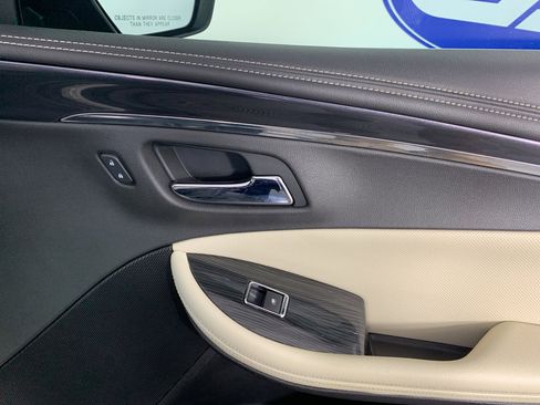 Used 2019 Chevrolet Impala Premier w/ Premier Confidence Package FWD image 38