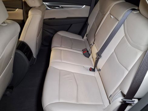 Certified 2025 Cadillac XT5 Premium Luxury image 17