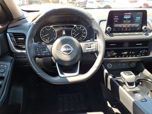 Used 2023 Nissan Rogue SV w/ SV Premium B Package AWD/4WD image 14