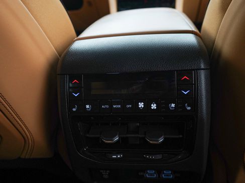 Used 2024 Jeep Grand Cherokee Summit AWD/4WD image 14