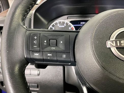 Used 2023 Nissan Rogue SV w/ SV Premium B Package image 27