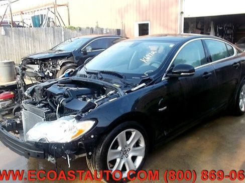 Used 2010 Jaguar XF Luxury image 3