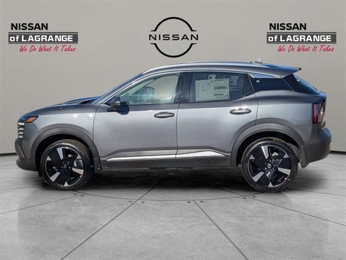 New 2025 Nissan Kicks SR image 8