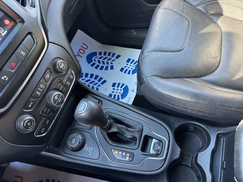 Used 2021 Jeep Cherokee Latitude Lux 80th Anniv w/ Quick Order Package 26U 80TH image 33