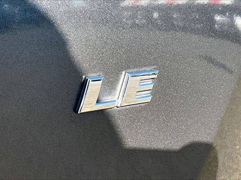 Used 2016 Toyota RAV4 LE FWD image 9