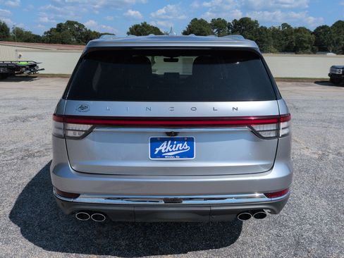 Used 2020 Lincoln Aviator Reserve w/ Equipment Group 202A AWD/4WD image 4