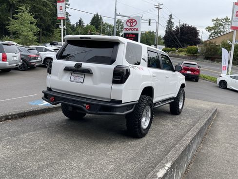 Certified 2023 Toyota 4Runner TRD Off-Road Premium AWD/4WD image 9