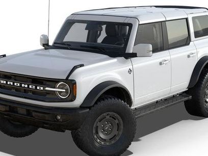 New 2025 Ford Bronco Outer Banks w/ Sasquatch Package