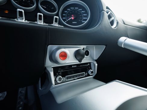 Used 2006 Ford GT image 76