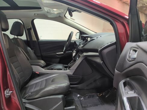 Used 2015 Ford Escape SE w/ SE Chrome Package FWD image 9