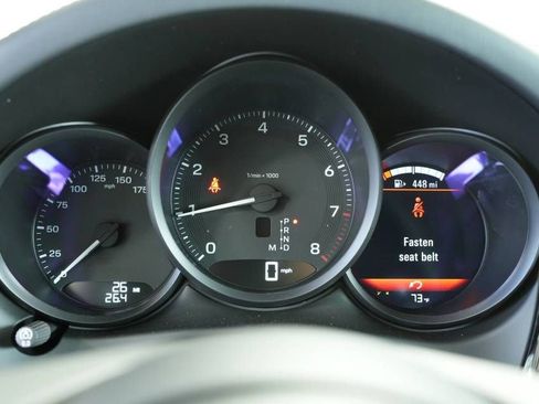 Certified 2025 Porsche Macan image 14