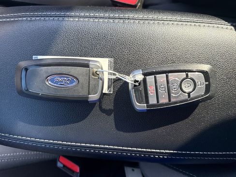 Used 2022 Ford Escape SE w/ Convenience Package image 39