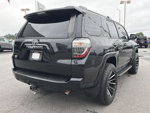 Used 2021 Toyota 4Runner SR5 image 5