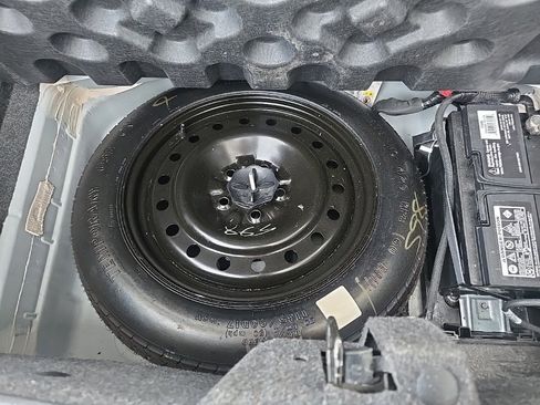 Used 2015 Dodge Challenger SXT w/ Sound Group image 79