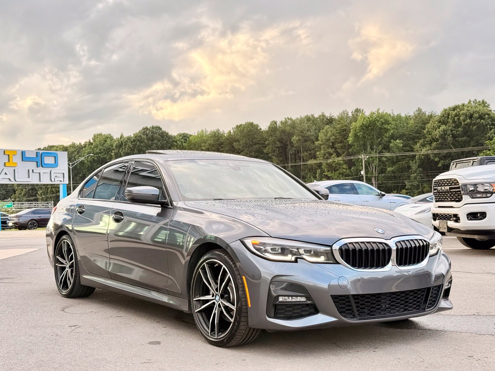 Used 2020 BMW 330i Sedan w/ M Sport Package RWD image 10
