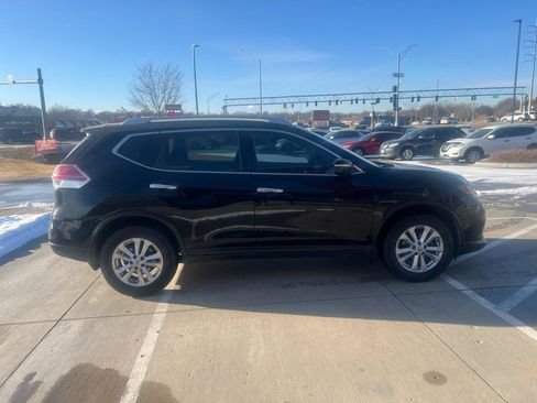 Used 2015 Nissan Rogue SV image 5