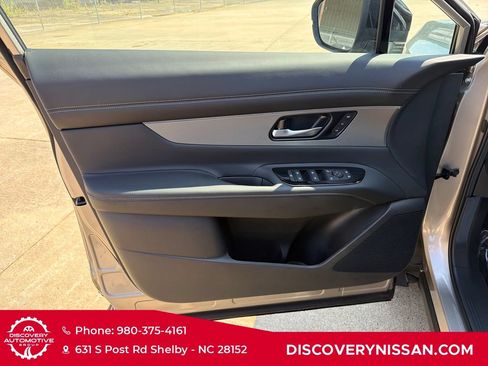 New 2026 Nissan Murano SL AWD/4WD image 9