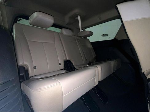 Used 2024 Ford Expedition Max XLT image 24