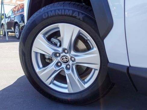 Certified 2021 Toyota RAV4 LE AWD/4WD image 11