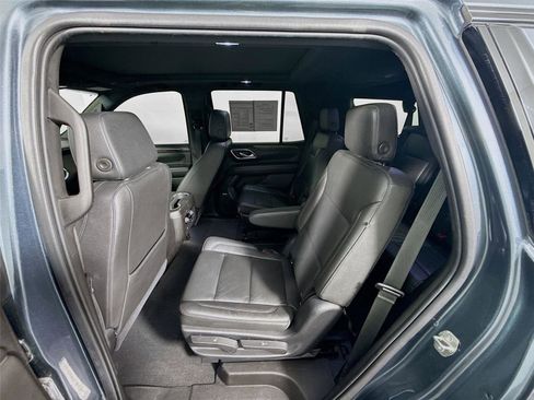 Used 2021 Chevrolet Tahoe Z71 w/ Luxury Package AWD/4WD image 17