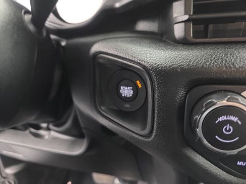 Used 2025 Jeep Wrangler Willys image 33