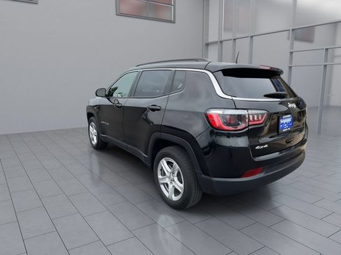 Used 2023 Jeep Compass Latitude w/ Convenience Group AWD/4WD image 6
