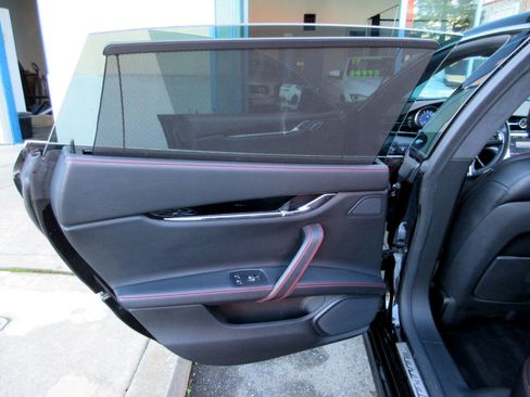 Used 2015 Maserati Quattroporte S Q4 image 42