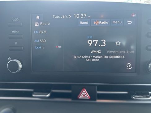Used 2023 Hyundai Elantra SEL w/ Cargo Package FWD image 17