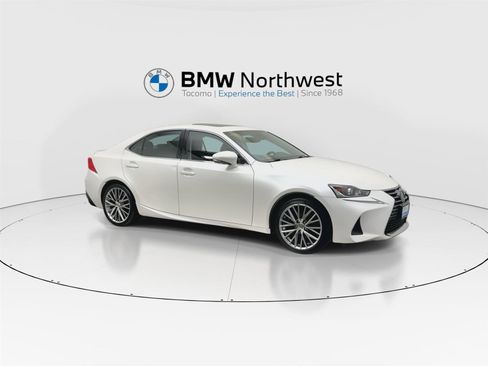 Used 2018 Lexus IS 300 AWD image 6