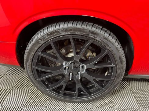 Used 2014 Dodge Challenger R/T RWD image 10