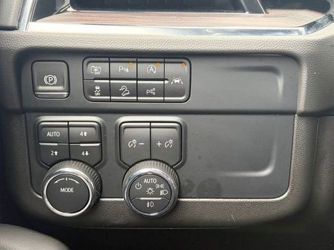 Certified 2025 Chevrolet Suburban Z71 AWD/4WD image 6