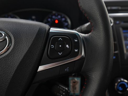 Used 2015 Toyota Camry SE FWD image 23