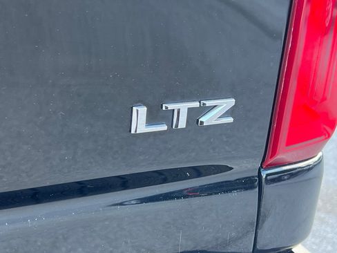 Used 2020 Chevrolet Silverado 2500 LTZ w/ LTZ Convenience Package AWD/4WD image 19