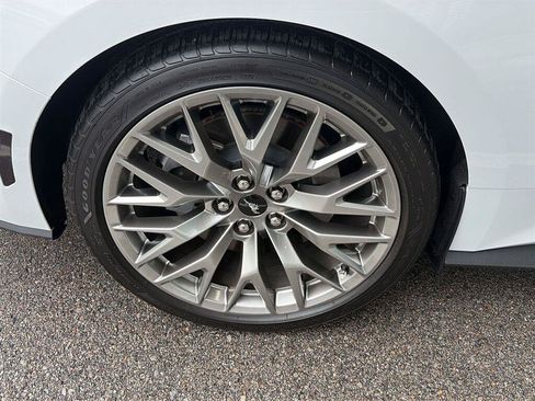Used 2025 Ford Mustang GT Premium RWD image 13