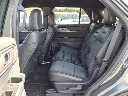 Used 2025 Ford Explorer ST-Line w/ Premium Package image 5