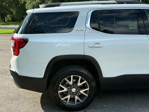 Used 2023 GMC Acadia SLE w/ Driver Convenience Package FWD image 9