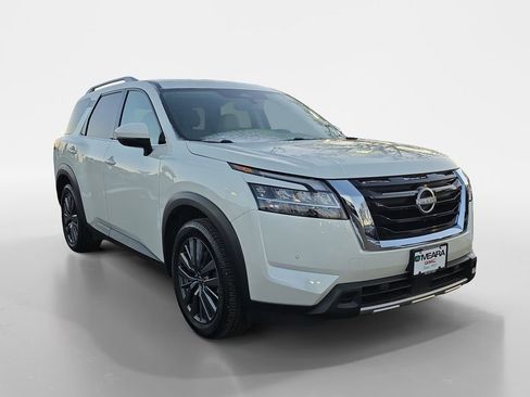 Used 2024 Nissan Pathfinder SL w/ SL Premium Package image 8
