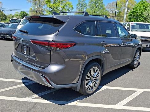 Used 2023 Toyota Highlander Platinum AWD/4WD image 8