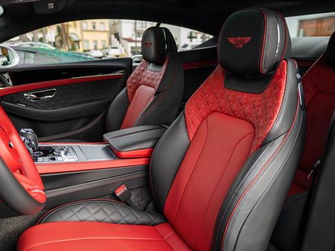 Used 2022 Bentley Continental GT image 30