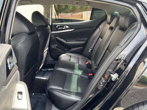 Used 2022 Nissan Maxima SV w/ Floor Mat Group FWD image 36