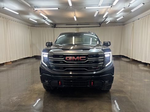 Used 2024 GMC Sierra 1500 AT4 w/ AT4 Carbonpro Edition AWD/4WD image 2