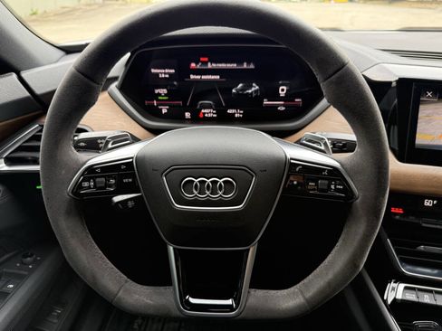 Used 2022 Audi e-tron GT Premium Plus AWD/4WD image 36