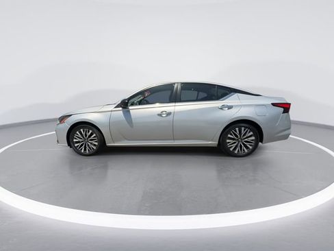 Used 2024 Nissan Altima 2.5 SV FWD image 5