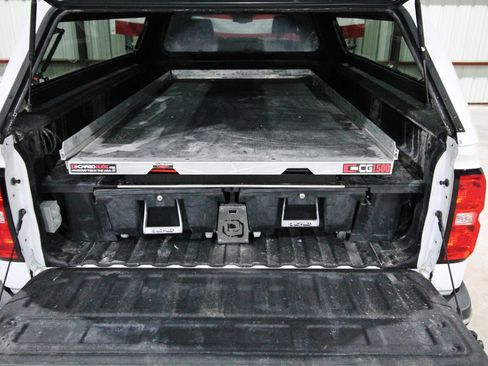 Used 2018 Chevrolet Silverado 2500 W/T w/ Snow Plow Prep Package AWD/4WD image 10