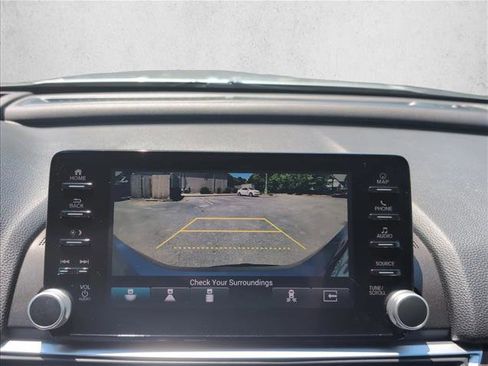 Used 2018 Honda Accord Touring image 13
