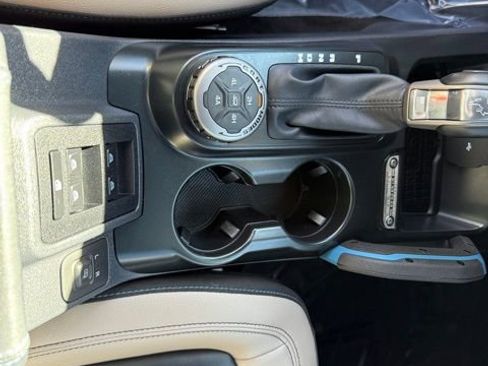 Used 2024 Ford Bronco Wildtrak image 21