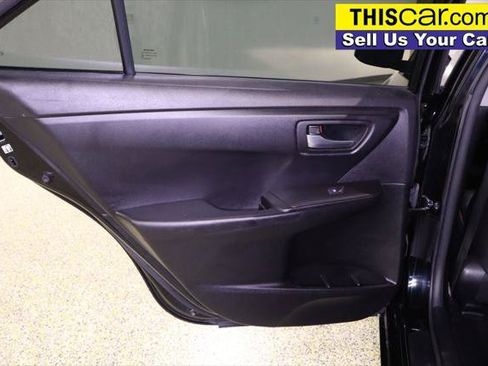 Used 2017 Toyota Camry SE FWD image 29