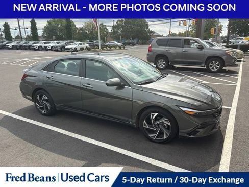 Used 2024 Hyundai Elantra SEL w/ Convenience Package FWD image 4