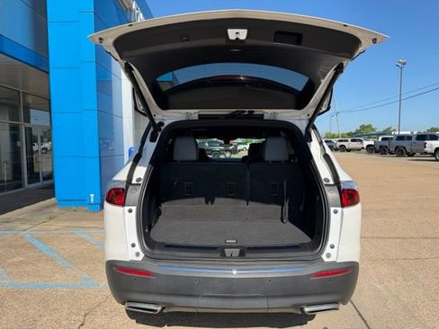 Used 2022 Buick Enclave Essence w/ Sport Touring Edition FWD image 11