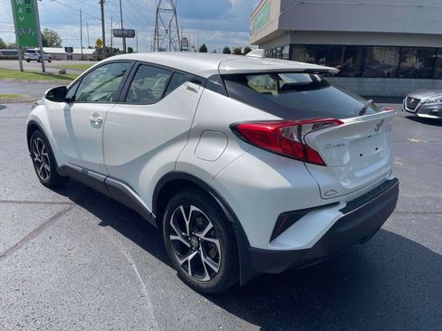 Used 2021 Toyota C-HR XLE FWD image 5